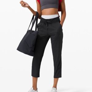 Lululemon Studio Crop 25”